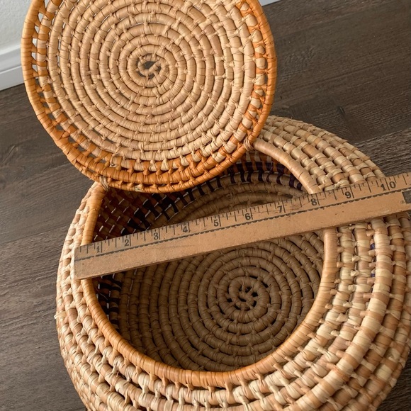 Wicker basket - Picture 7 of 11